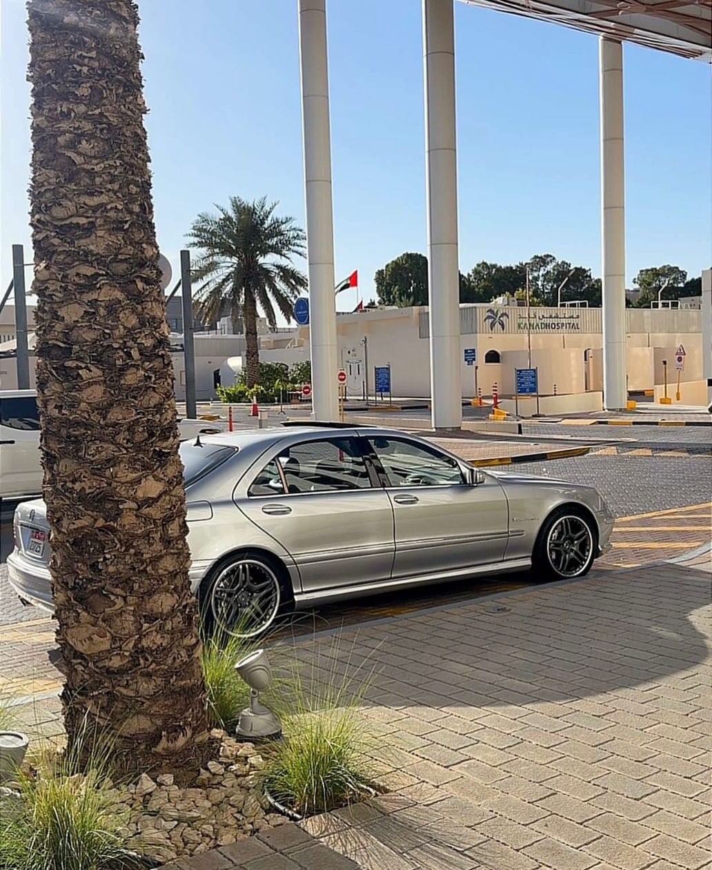 2004 Mercedes-Benz S55 AMG Supercharged V8 — الصورة 4 من 10