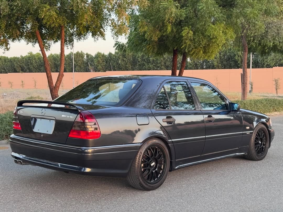 1997 Mercedes-Benz C36 AMG — الصورة 7 من 19